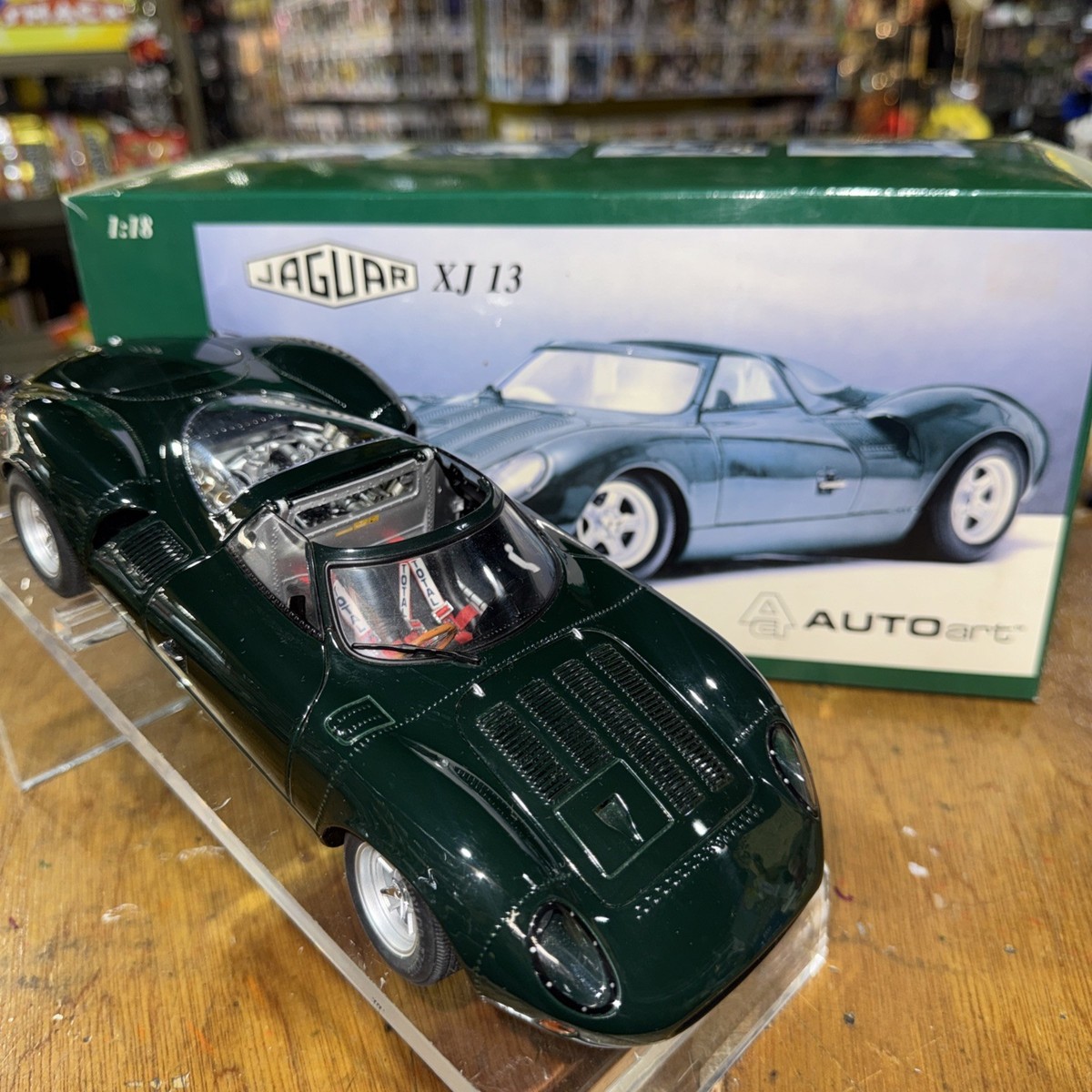 AUTOart 73541 Racing Green Jaguar Limited XJ13 (1:18 scale) for