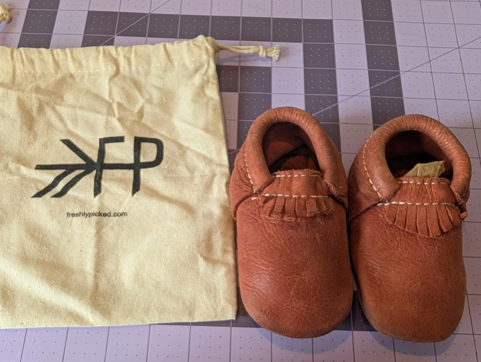 Freshly Picked Brown Moab Leather City Moccasins Baby Toddler Size 5 - Image 2 of 4