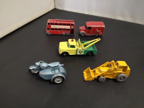 Y17-MATCHBOX LESNEY LOT OF FIVE MODELS INC TRIUMPH T110 MOTORCYCLE AND SIDECAR