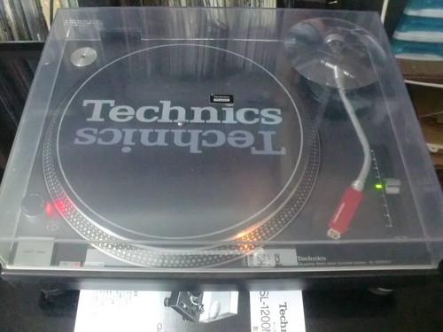 Technics SL-1200MK3 schwarz mit Staubschutzhaube, Rutschmatte und Cartridge getestet funktioniert