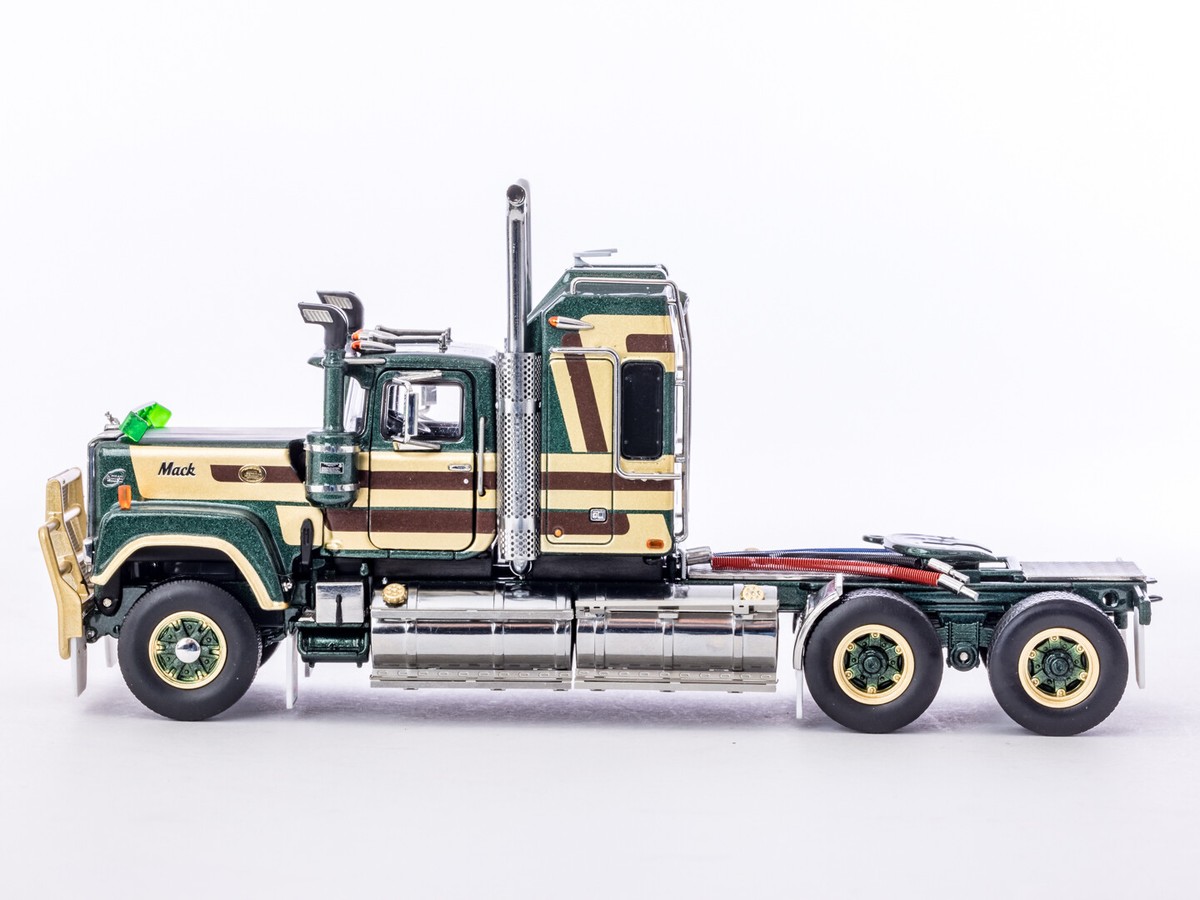 マックガレージ DUC Dinky MORE Dinky 24V, Buick Roadmaster - Free Price Guide & Review