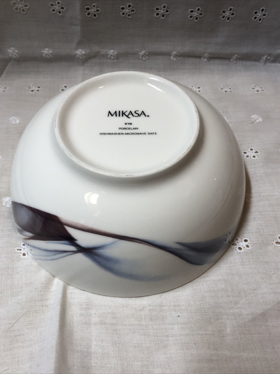 3 Pc Setting Mikasa Kya 10.5” Square Dinner Plate 8” Salad 6 3 Pc Setting Mikasa Kya 10.5” Square Dinner Plate 8” Salad 6