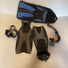 U.S. Divers S/M Flippers, Tempered Goggles, Snorkle  Bag