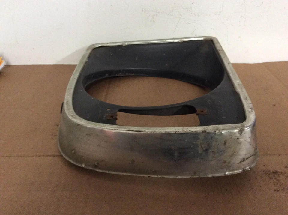 1971 - 1976 VOLVO 145 S HEADLIGHT BEZEL RIGHT PASSENGERS SIDE OEM USED - Image 3 of 4