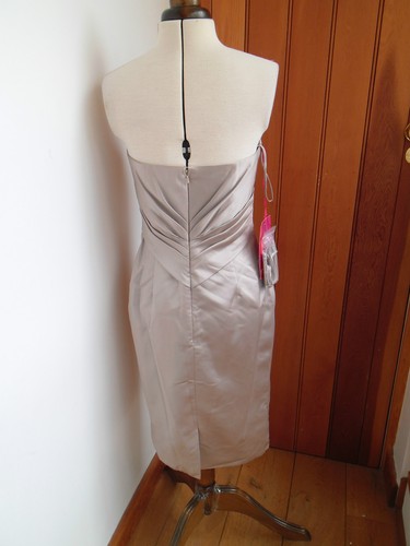 ABITO A TUBINO KELSEY ROSE LATTE RASO SENZA MANICHE SPALLE SCOPERTE TAGLIA 8 11736 - Foto 3 di 3