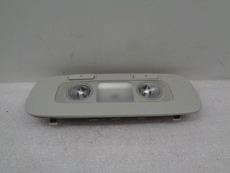 2009-2012 Volkswagen CC Rear Roof Upper Headliner Dome Light Lamp OEM AK2404178 - Image 4 of 4