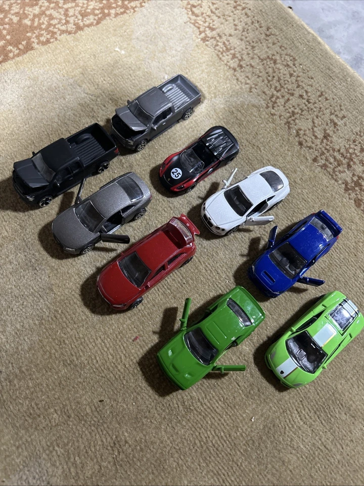Lote de 9 autos diecast Majorette sueltos 1:64 con piezas móviles Subaru, Porsche, etc. Foto 2 de 4