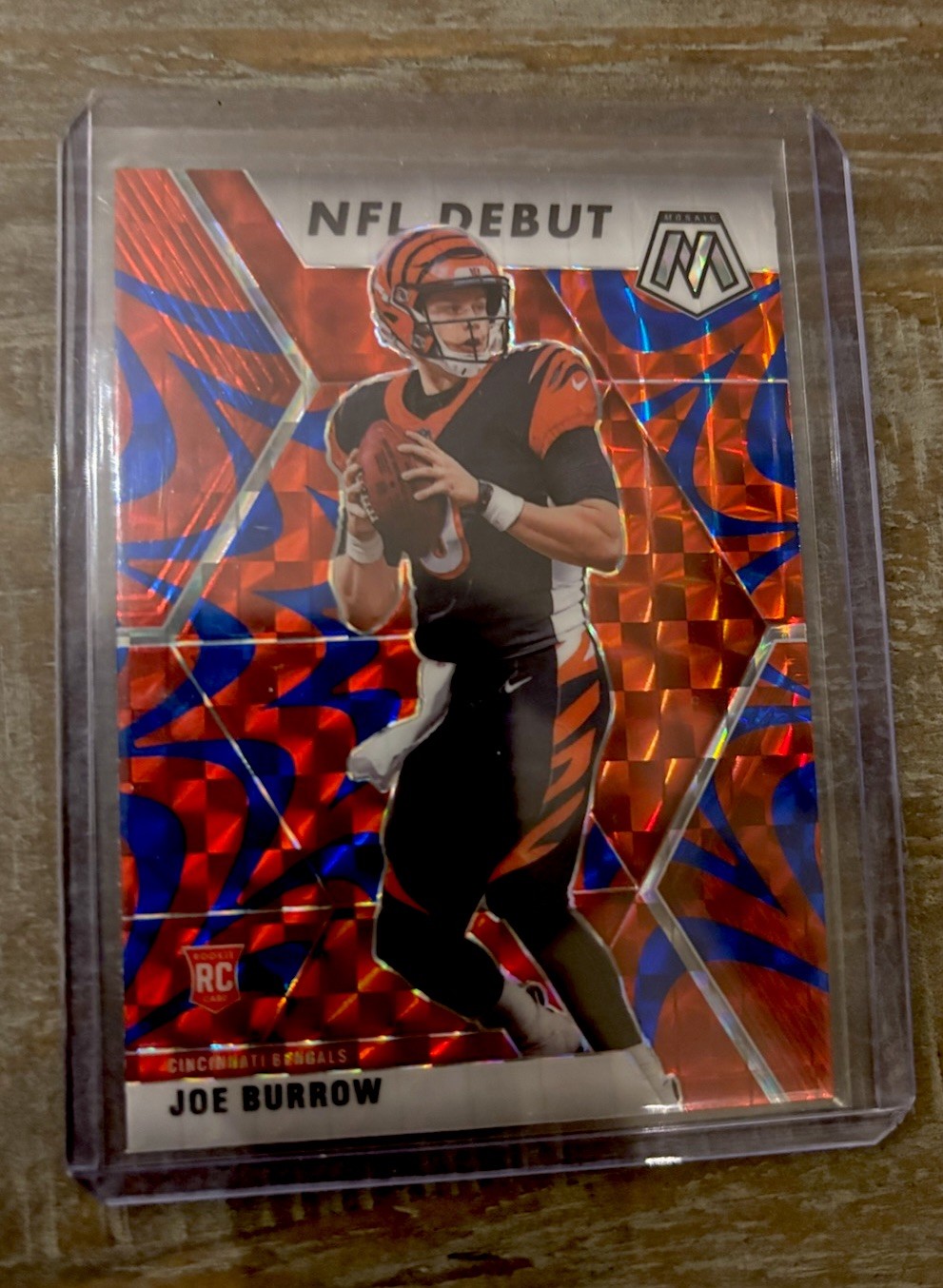 2020 Panini Mosaic - NFL Debut Joe Burrow #261 Reactive Blue Mosaic Prizm (RC)