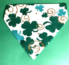 Over Collar Slide On Pet Dog Cat Bandana ST PATRICKS DAY SHAMROCKS w/ GOLD MED