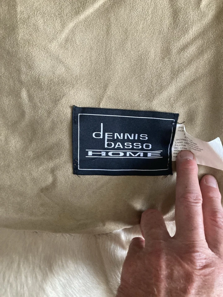 Dennis Basso Home Faux Fur Throw Blanket 60” by 50” Mint Cond- Used For Decor. - Image 2 of 4