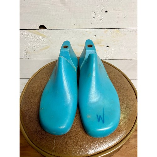 JLS Blue Shoe Lasts – Sizes 6 & 7 (Non-Matching) 