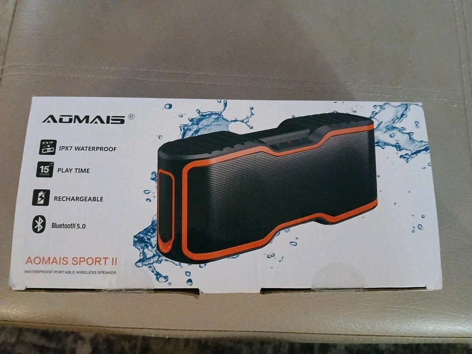 Altavoz portátil inalámbrico Bluetooth AOMAIS Sport II impermeable graves ricos nuevo Foto 4 de 4