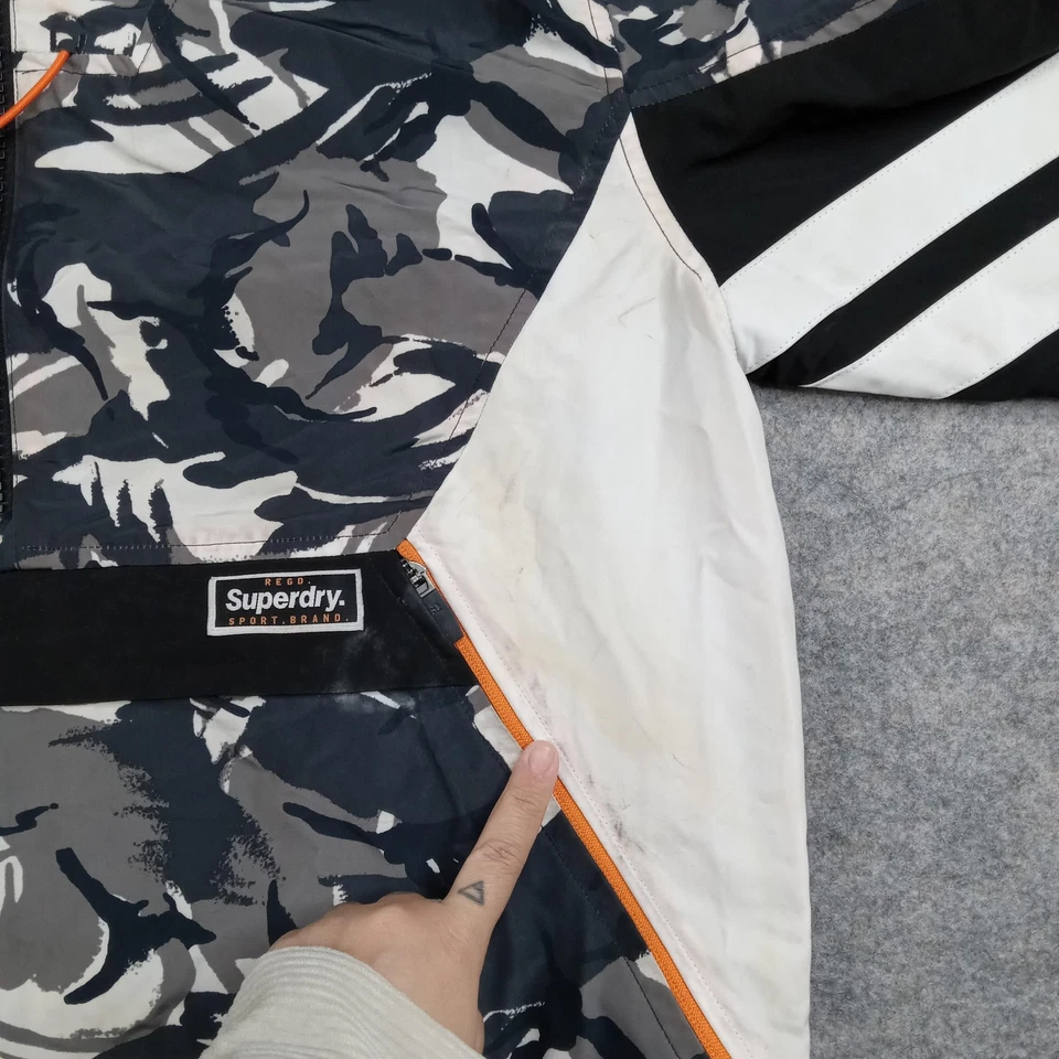 Jaqueta masculina Superdry XL preta cinza camuflada com capuz Anorak pulôver corta-vento casaco - Imagem 2 de 4