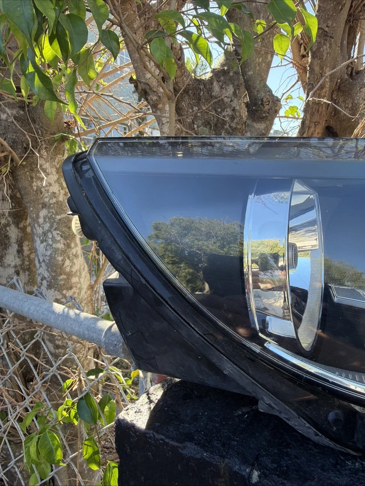 Faro delantero derecho del pasajero Volkswagen Tiguan 2012-2017 Rh halógeno fabricante original Foto 4 de 4