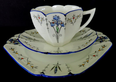 Art Deco Vintage Porzellan Teeservice Trio.Shelley Queen Anne Blue Iris.11561. Sehr guter Zustand.