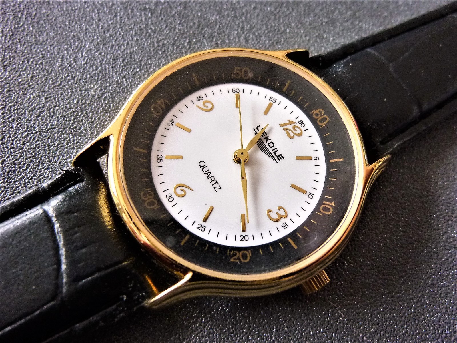 Montre homme L'EKOILE double line 1980 verre anti rayure pour en finir avec les chocs