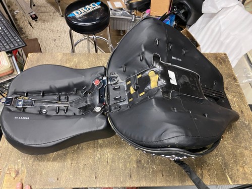 2009-15 Harley Softail Heritage Classic OEM Driver Passenger Seat Stock Factory - Photo 7/10