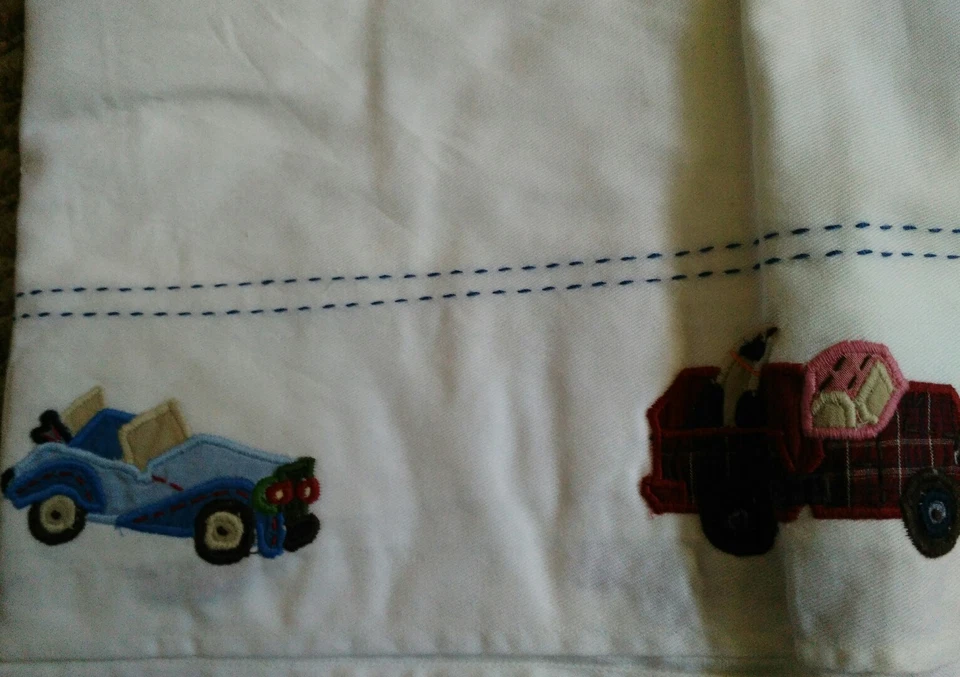 Nuevo Pottery Barn Niños COCHES y CAMIONES Falda de Cuna Bebé Falda de Cama Bordada Niño Foto 3 de 4