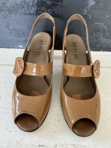 Anyi Lu Caramel Patent Leather Italy Peep Toe Pump Sandals - 39.5 - Picture 2 of 8