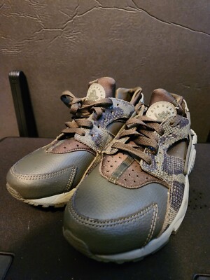 air huarache run mid womens green