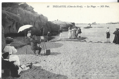 Trégastel - 22 - Artiste-peintre sur la ^plage - Le bain - neuve -