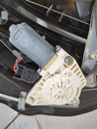 Mercedes Eclass Convertible 2 Door 2014 Window Regulator rear Passenger N41 - Picture 5 of 12