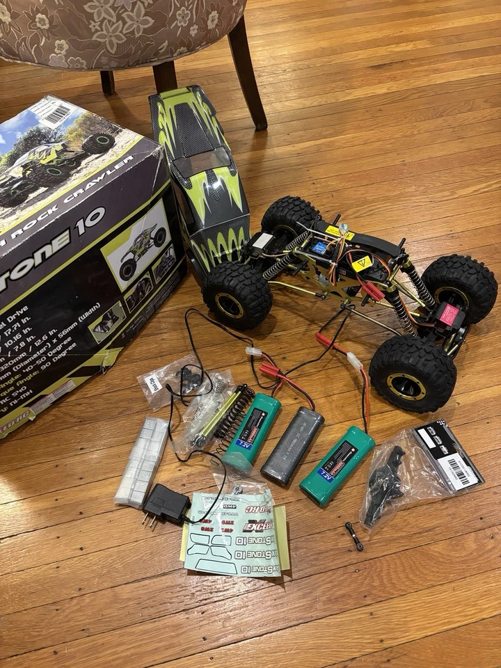 Exceed Rc 1/10 Scale Maxstone 10 Rc Rock Crawler Not Tested Massive Machine - Image 3 of 4