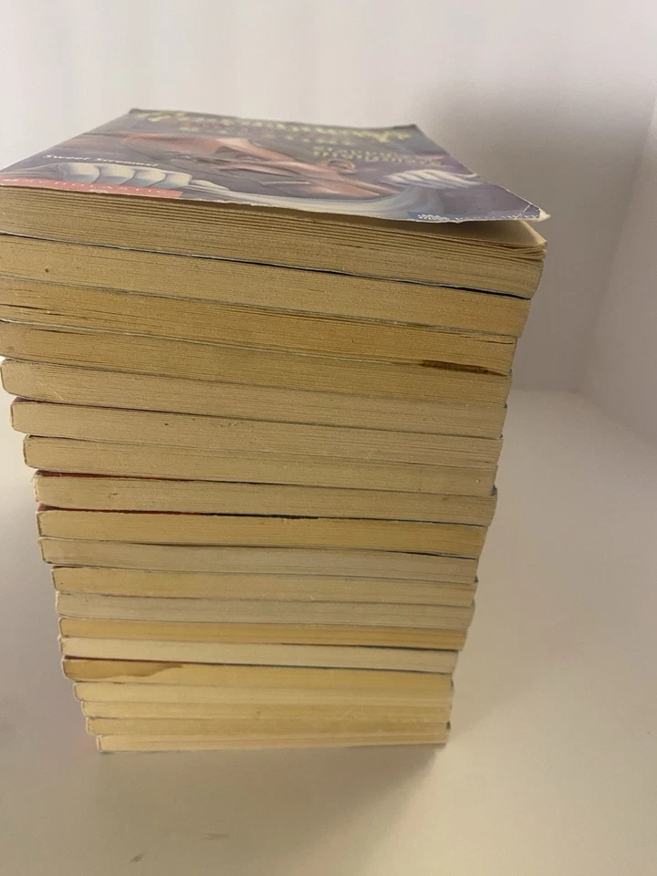 Goosebumps 2000 Series True First Editions RL Stine Paperback Books Lot of 19 Foto 2 de 4