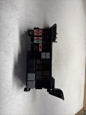 A1645403072 2007 2008 Mercedes Benz ML320 SRB Rear Relay Junction Fuse Box OEM