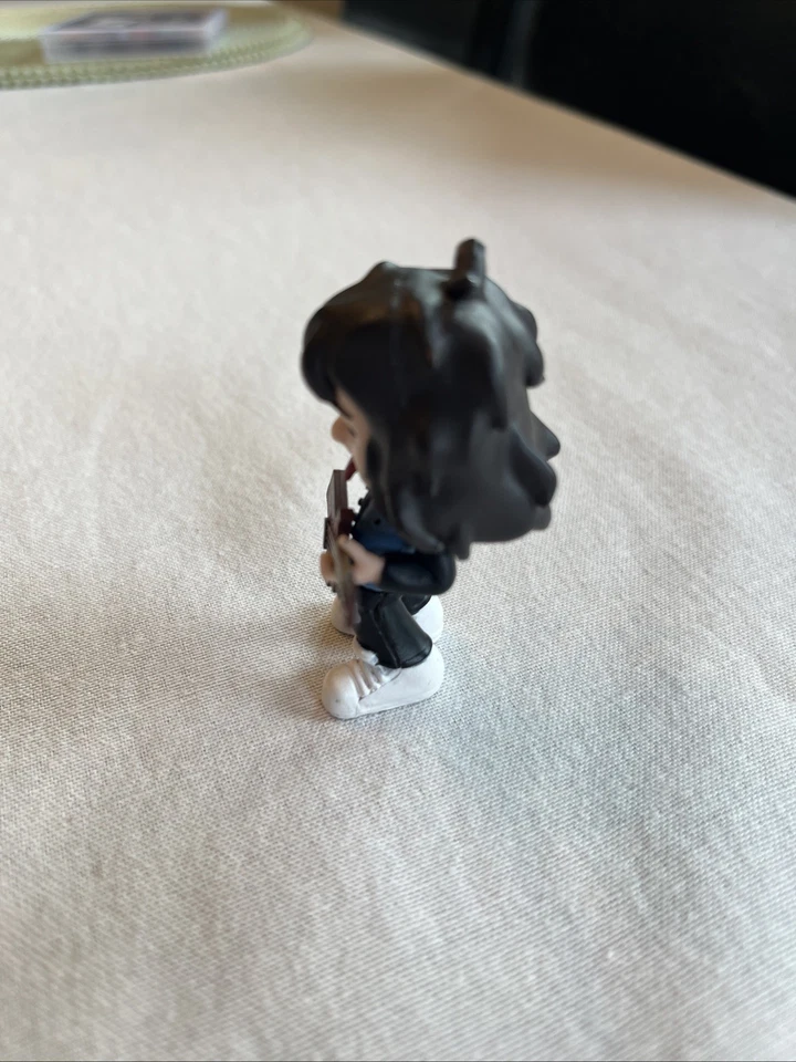 Yume Toys Stranger Things Mystery Upside Down Eddie Foto 2 de 4