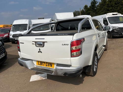 2017 Mitsubishi L200 L200 Barbarian DI-D Auto 4x4 DIESEL Automatic - Picture 20 of 20