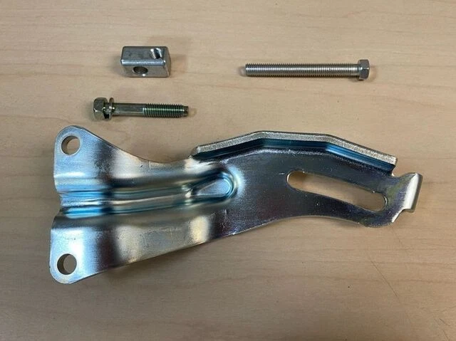 Kit de soporte de alternador de cuatro cilindros genuino Nissan Frontier Xterra 98-04 NUEVO OE Foto 2 de 2