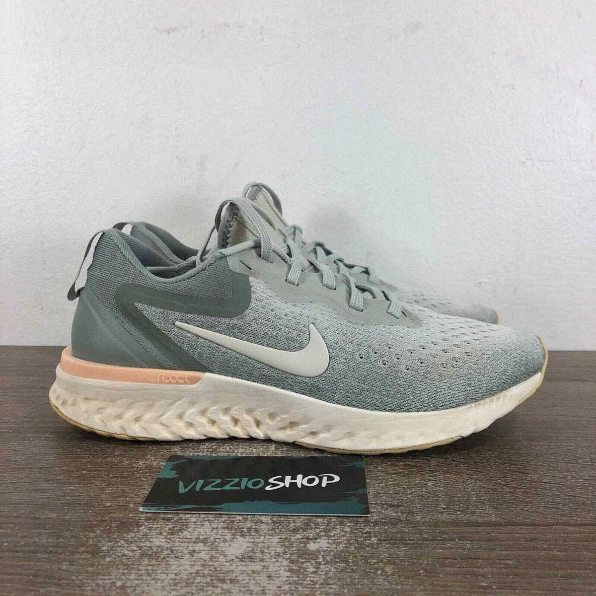 Nike odyssey deals react light silver