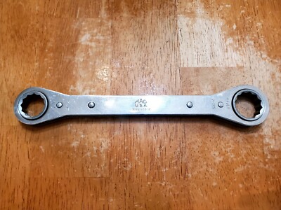Mac Tools 3/4''-7/8'' 12PT SAE Chrome Ratcheting Box End Wrench RW2428-2