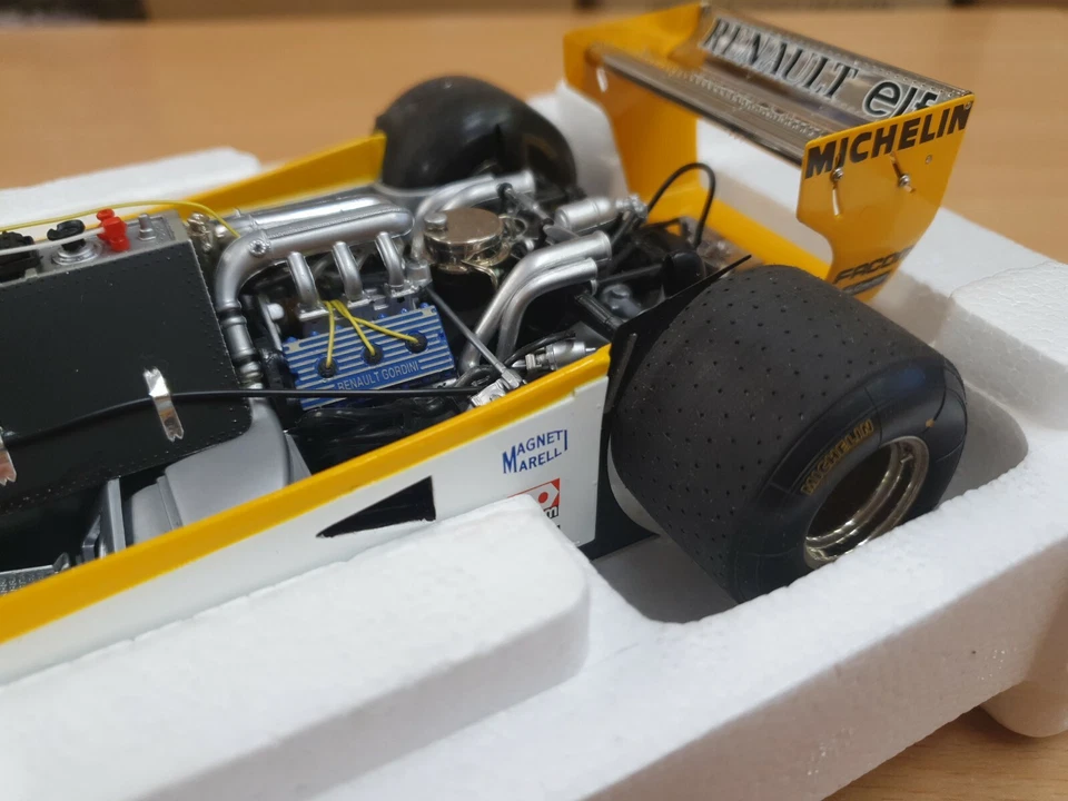 Exoto 1:18 Renault 1980 GP Francia RE20 Turbo Rene Arnoux Francia 97091 stock antiguo Foto 4 de 4