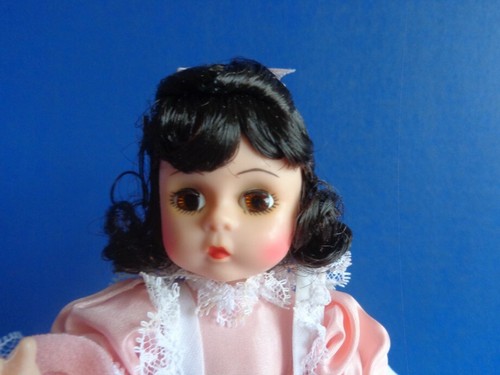 8" DOLL "WENDY LOVES BEING BEST FRIENDS" WITH CHARM MAD ALEX CLUB EXCLUSIVE - Picture 3 of 11