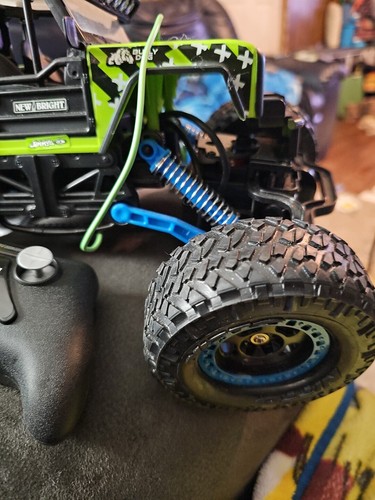 New Bright Jeep Nitro Battery Remote Control Green Truck- Parts Only - Picture 4 of 14