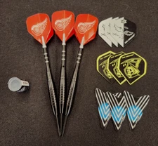 DARTS SET  STEEL TIP  DETROIT REDWINGS NHL HOCKEY THE GAME ROOM STORE NJ 07004