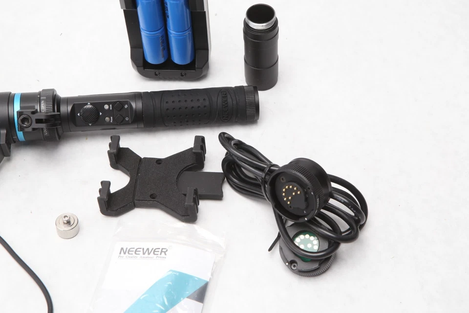 Neewer NW3D2 3-Axis Handheld Gimbal Stabilizer for GoPro and Smartphone T63 - Image 4 of 4