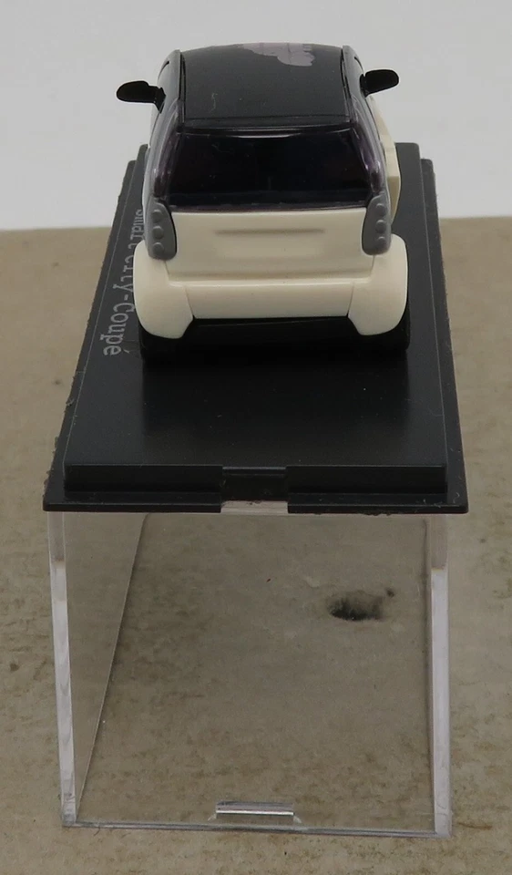 Occasione Busch Ho 1/87 Smart City Coupé Bianco Crema/Grigio Chiaro IN Box - Immagine 4 di 4