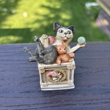 Harmony Kingdom  Courtenay  Figurine, cat in ...