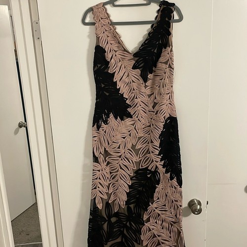 JS Collection Leaf Embroidered long Gown 8 EUC - Picture 2 of 4
