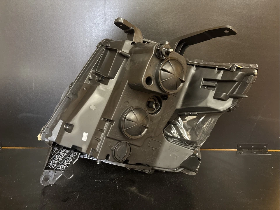 未使用 HD-JH-CSUB15-OE 卤素前照灯套装,15 - 20 雪佛兰 Tahoe Suburban — 第 3/4 张图片