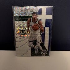2019-20 Panini Mosaic - International Men of Mastery Giannis Antetokounmpo #17