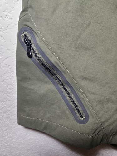 Herren UA Steph Curry Marke 7" Golfshorts olivgrün 1387156-390 Größe 2XLarge neu mit Etikett - Bild 10 von 16