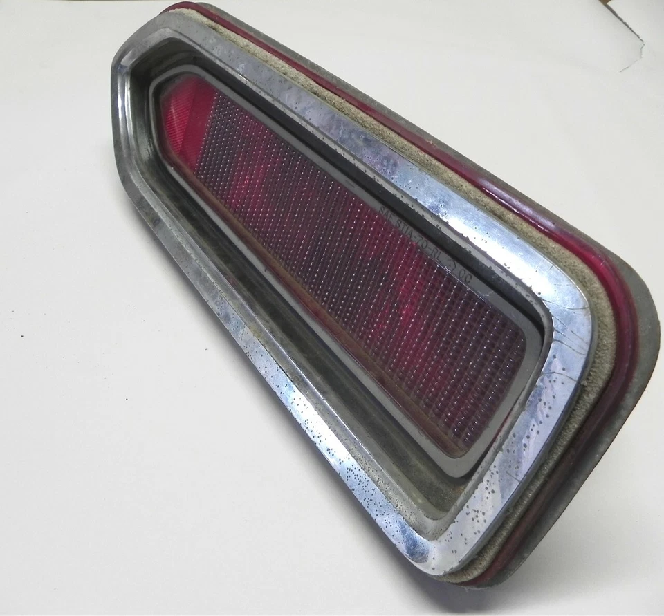 Plymouth Satellite Belvedere 1970 luz trasera montaje Lenes Mopar #3403245 Foto 3 de 4