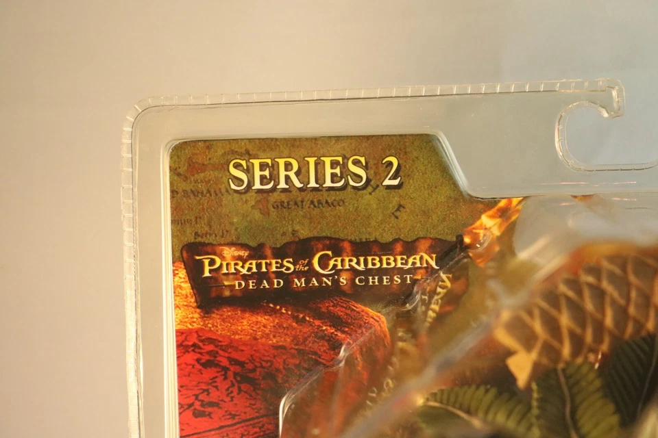 Piratas Caribeño Hombre Muerto Cofre ELIZABETH SWANN Figura Maldición de la Perla Negra Foto 2 de 4