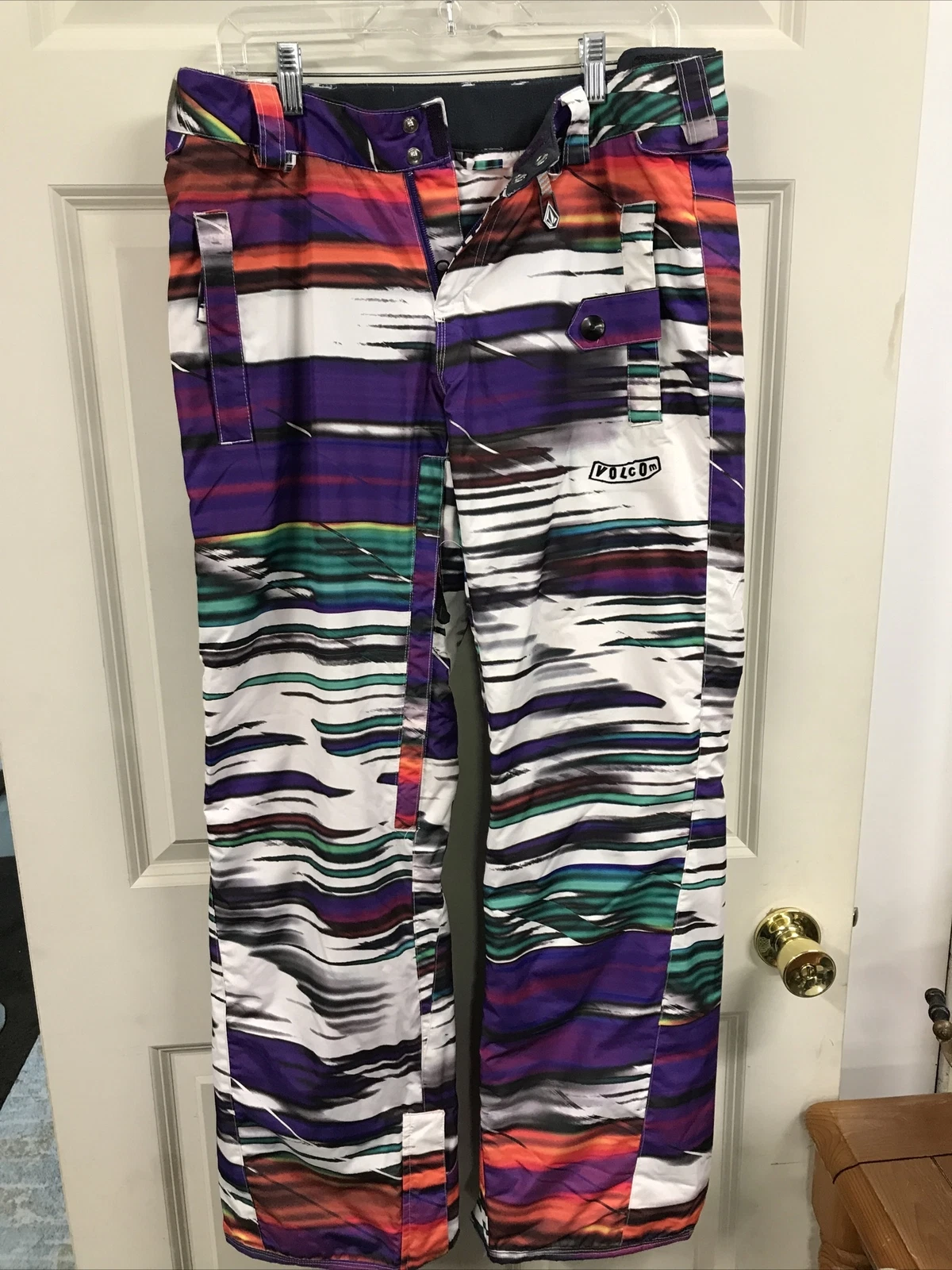 Volcom Tourists Adjustable Adult Small 28-30 Multi Color Snowboarding Pant NICE!