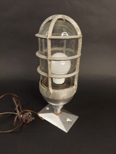 Vintage Simplet Industrial Light Fixture - Picture 10 of 18