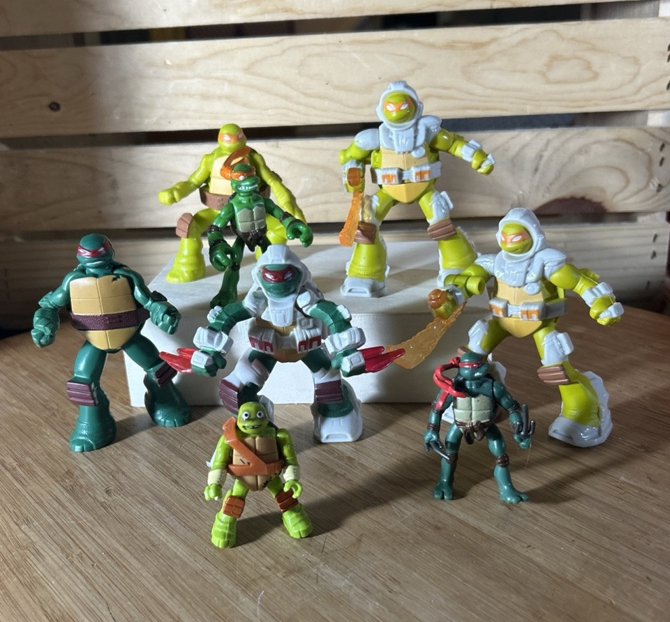 Mixed Lot of 8 Viacom Plus TMNT Teenage Mutant Ninja Turtles